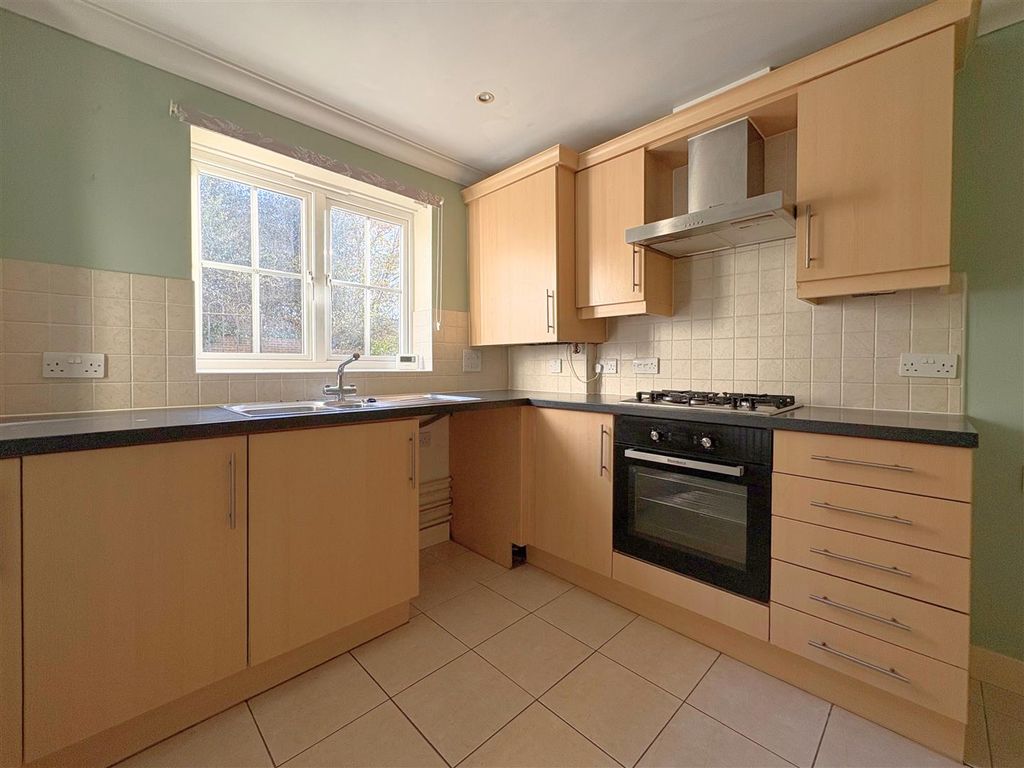 Property photo 2 of 17 Kitchen