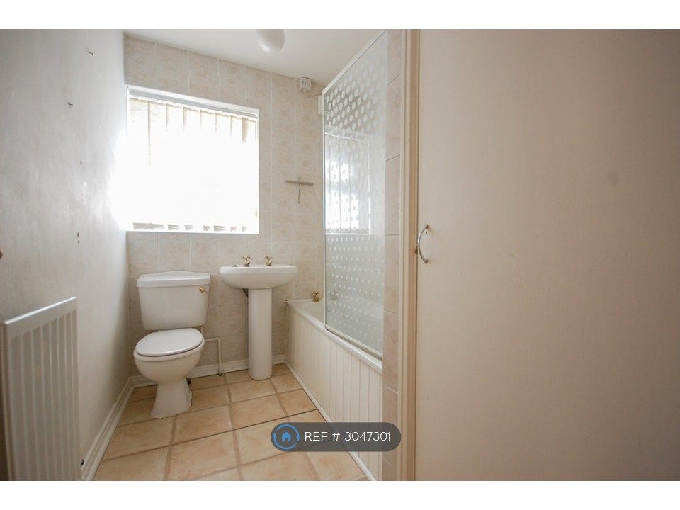 Property photo 3 of 6 Bathroom