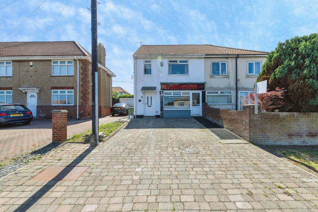 Property photo 2 of 26
