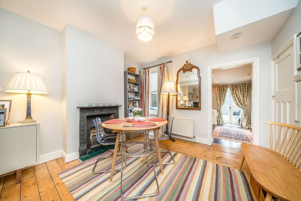 Property photo 3 of 8