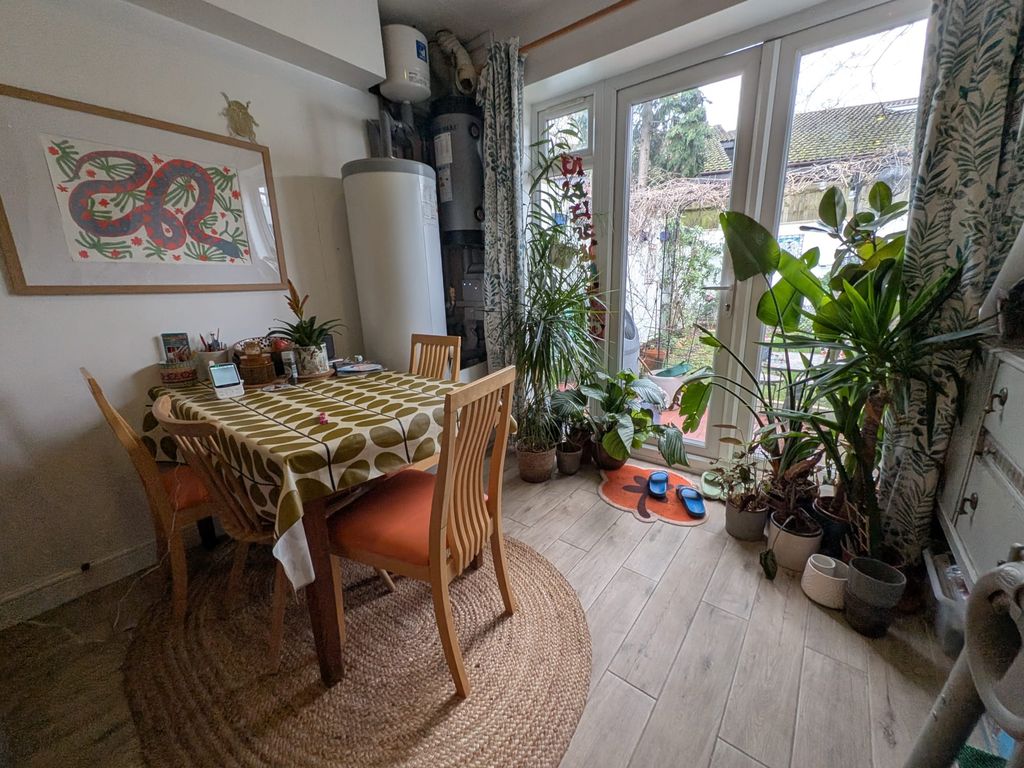 Property photo 2 of 5 Photo