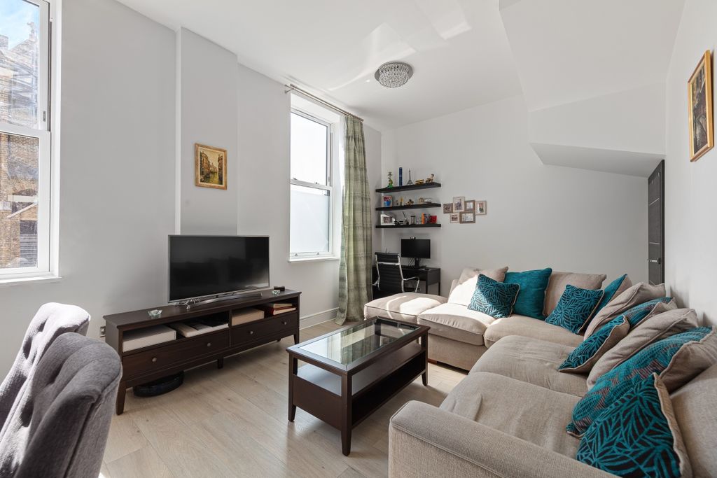 Property photo 1 of 12 094A4424