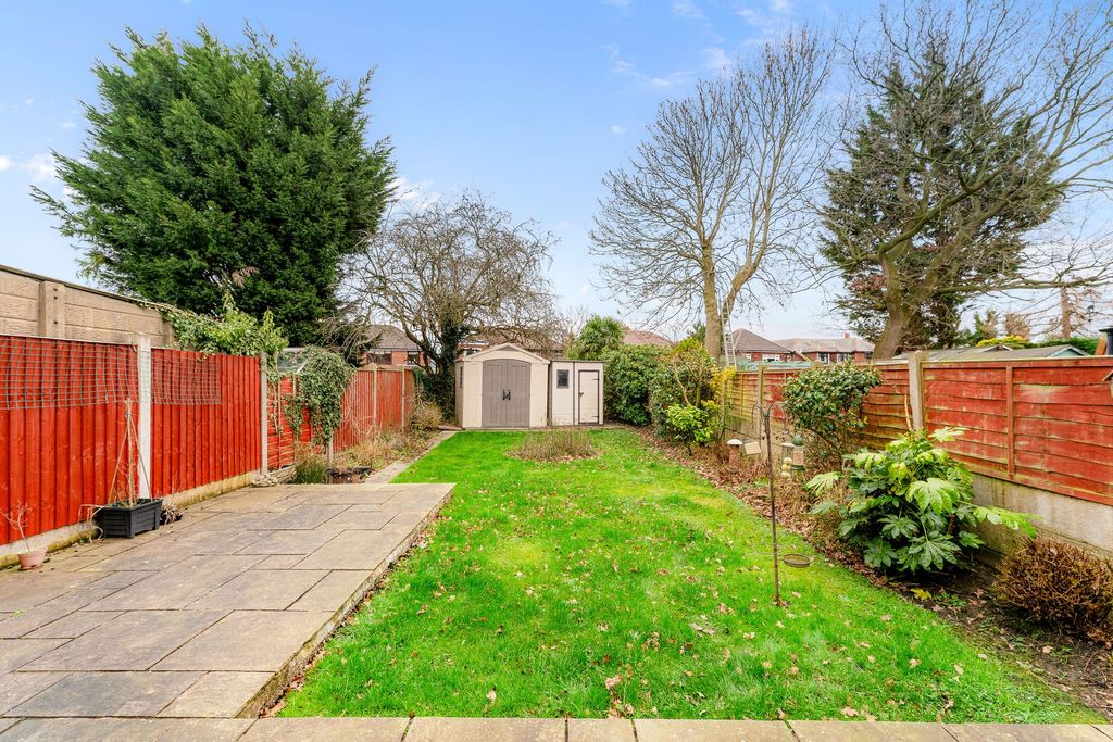 Property photo 2 of 25