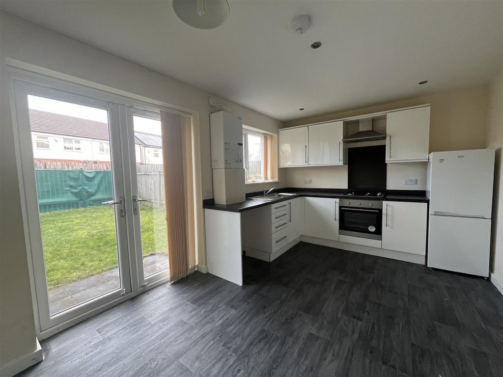 Property photo 2 of 16 Kitchen