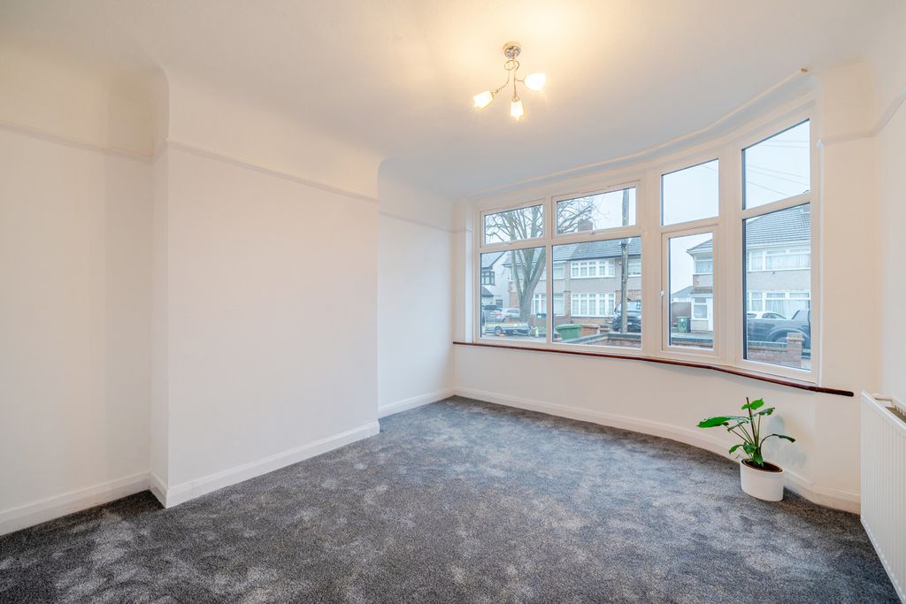 Property photo 3 of 16 1408630-1-69822B3...