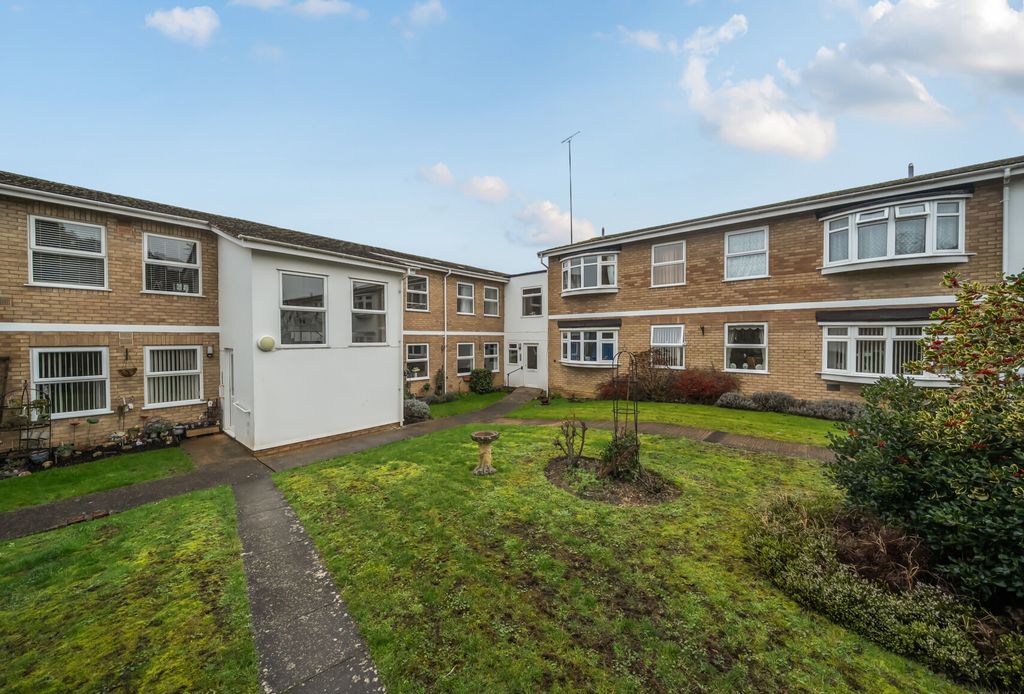 Property photo 1 of 10 1396070-2-696130c...