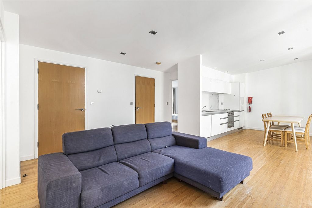 Property photo 1 of 19 Reception/Kitchen