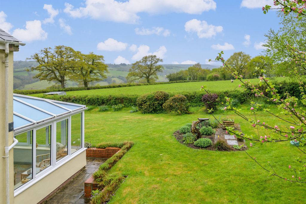 Property photo 2 of 46