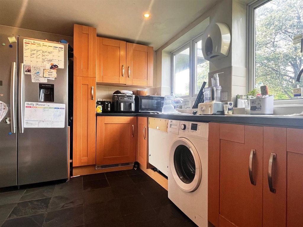 Property photo 3 of 11 Kitchen2.Jpg