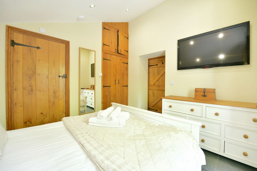 Additional image 9 of 10 bed detached house for saleGwynfe, Llangadog, Carmarthenshire. SA19