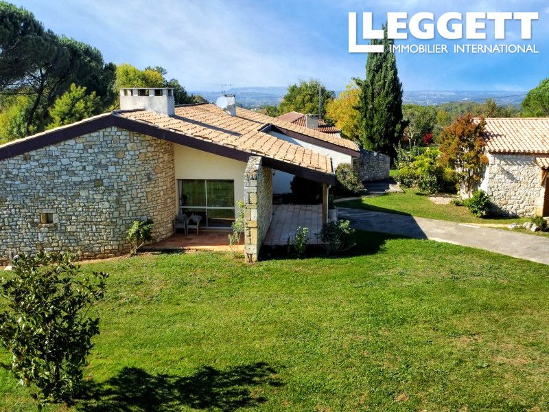 Property photo 2 of 10