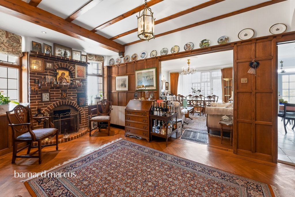 Property photo 3 of 20