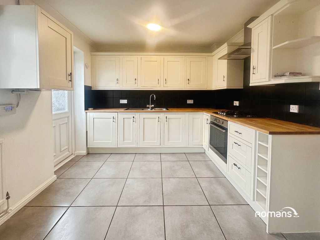 Property photo 2 of 12 Picture No. 51