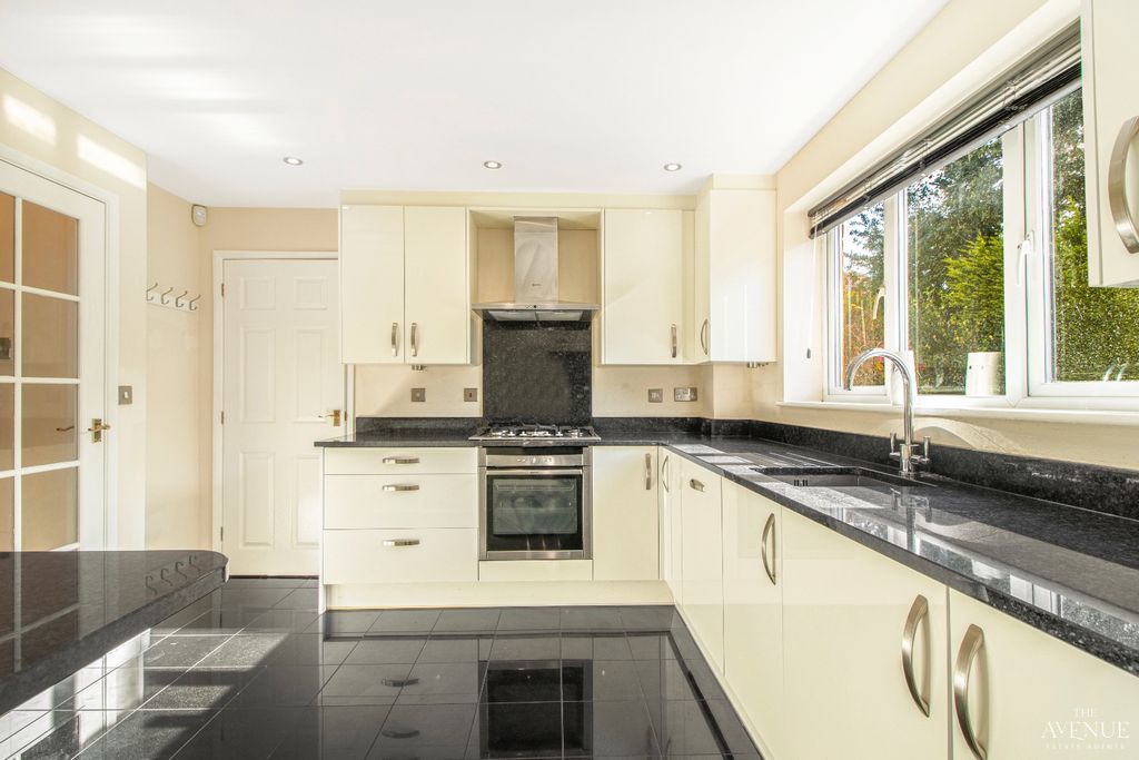 Property photo 3 of 31 4473504