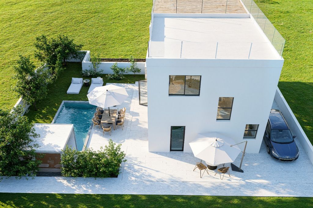 Property photo 3 of 20