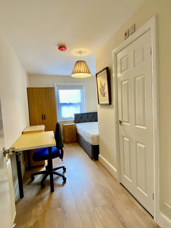 Property photo 2 of 6 Room A 1