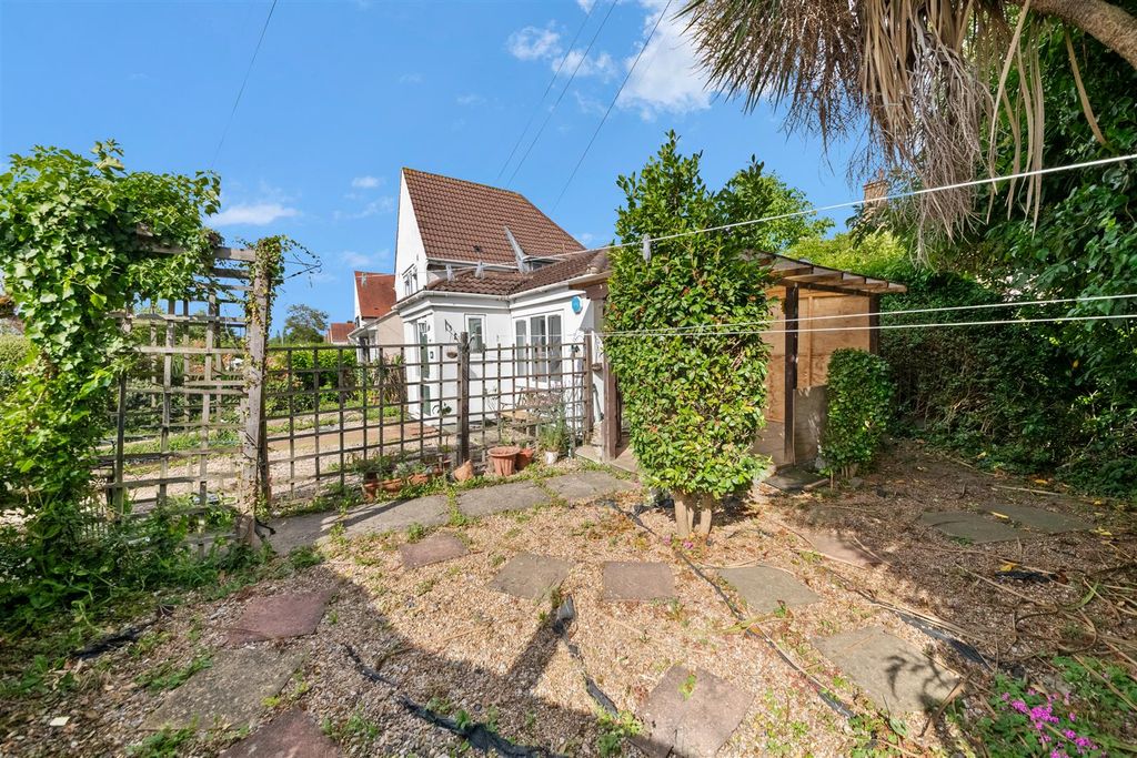Property photo 3 of 14