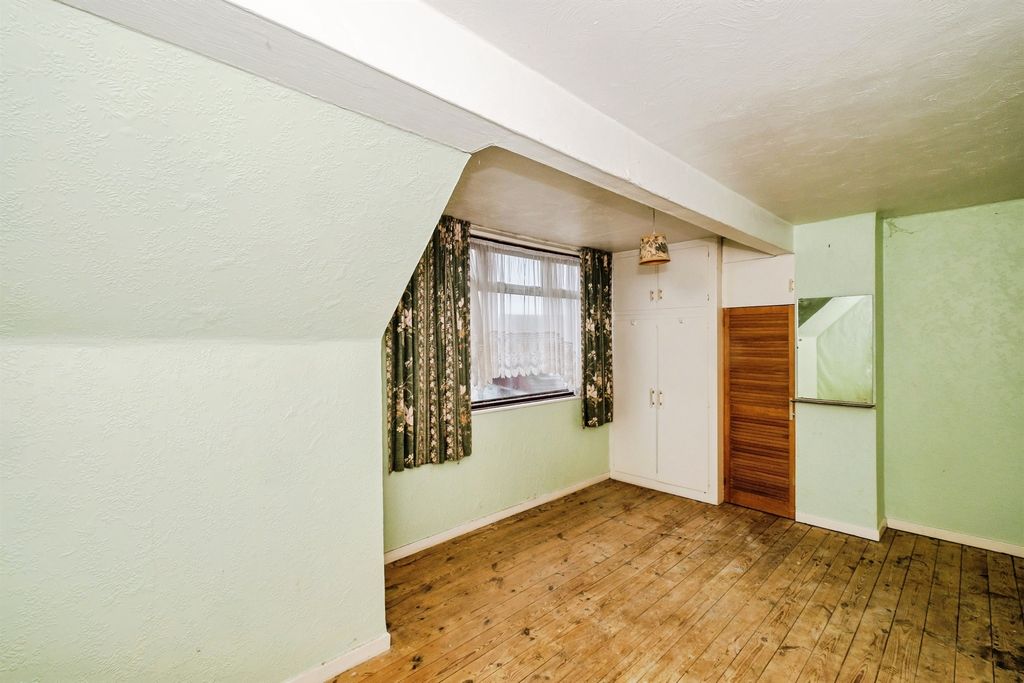 Property photo 3 of 19