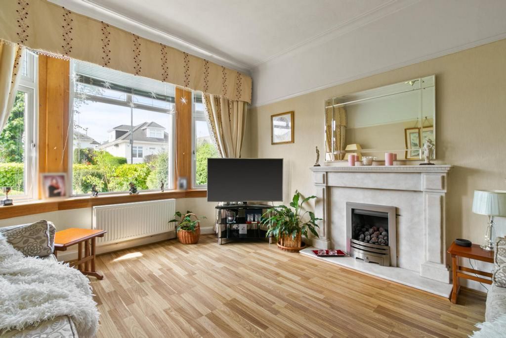 Property photo 2 of 32