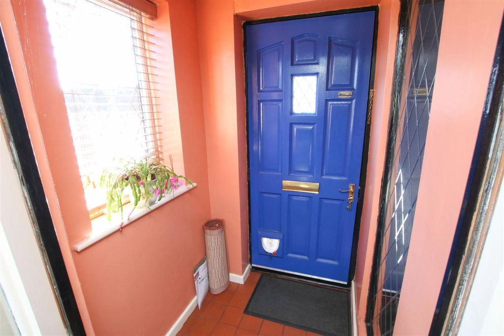 Property photo 3 of 22 Entrance Porch