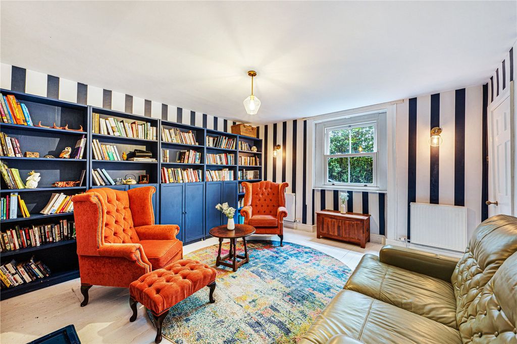 Property photo 2 of 22 Picture No. 18