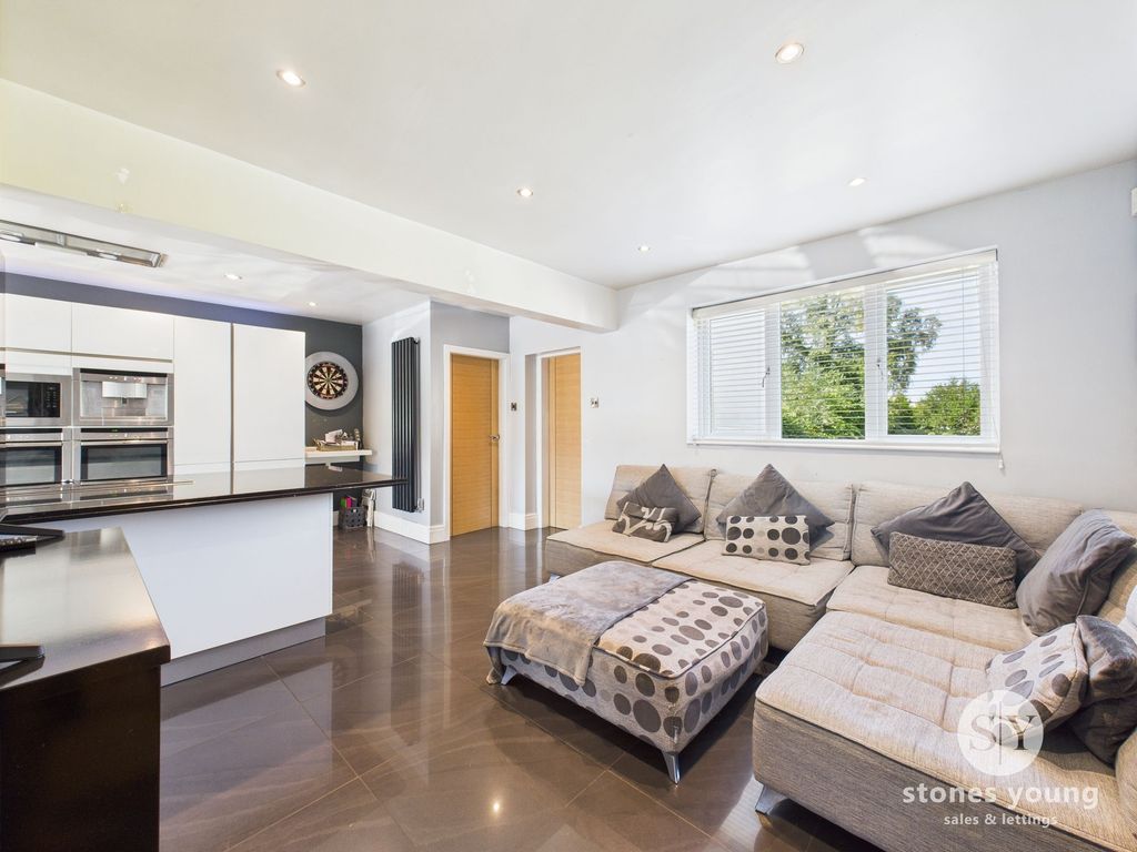 Property photo 2 of 30