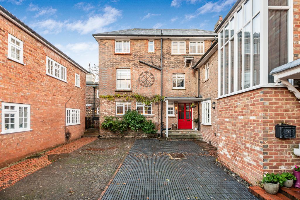 Property photo 2 of 44