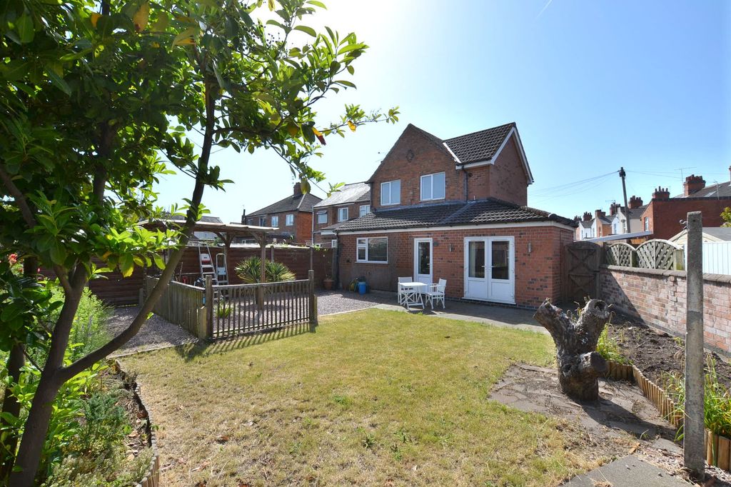 Property photo 2 of 23