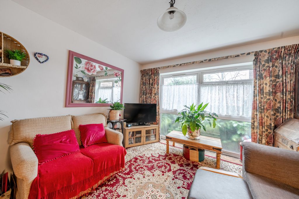 Property photo 2 of 11 Sitting Room