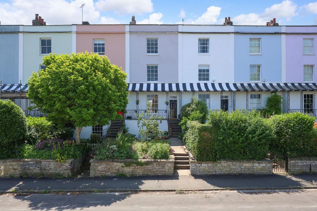 Property photo 1 of 36