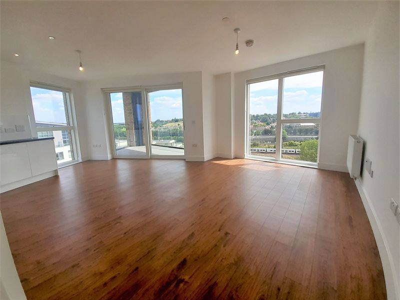 Property photo 3 of 8 Photo 1