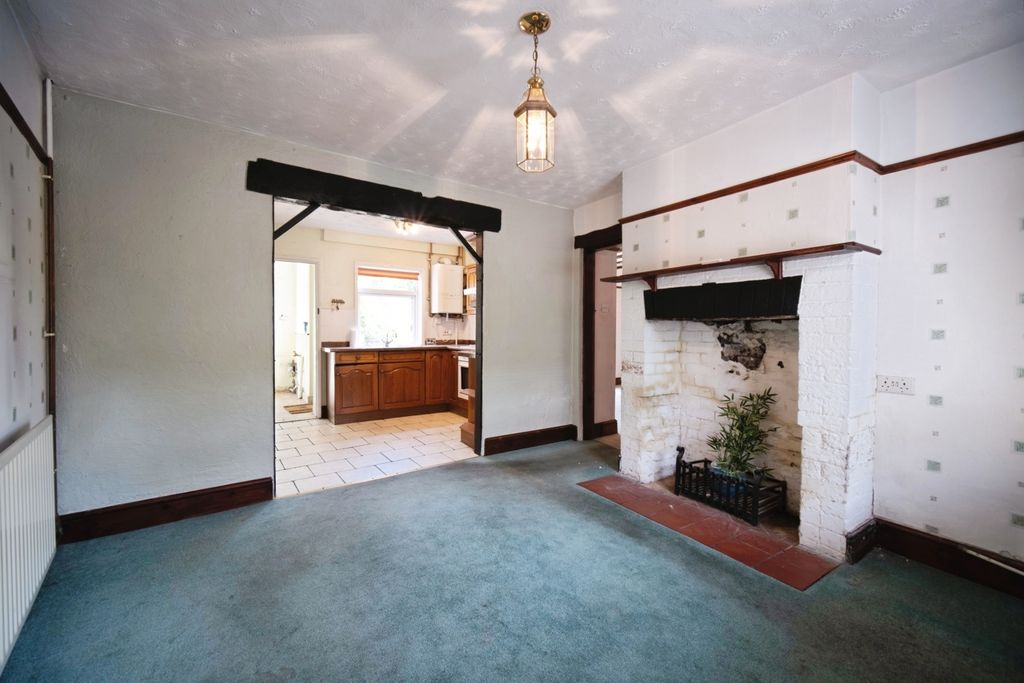 Property photo 3 of 18 Image 2