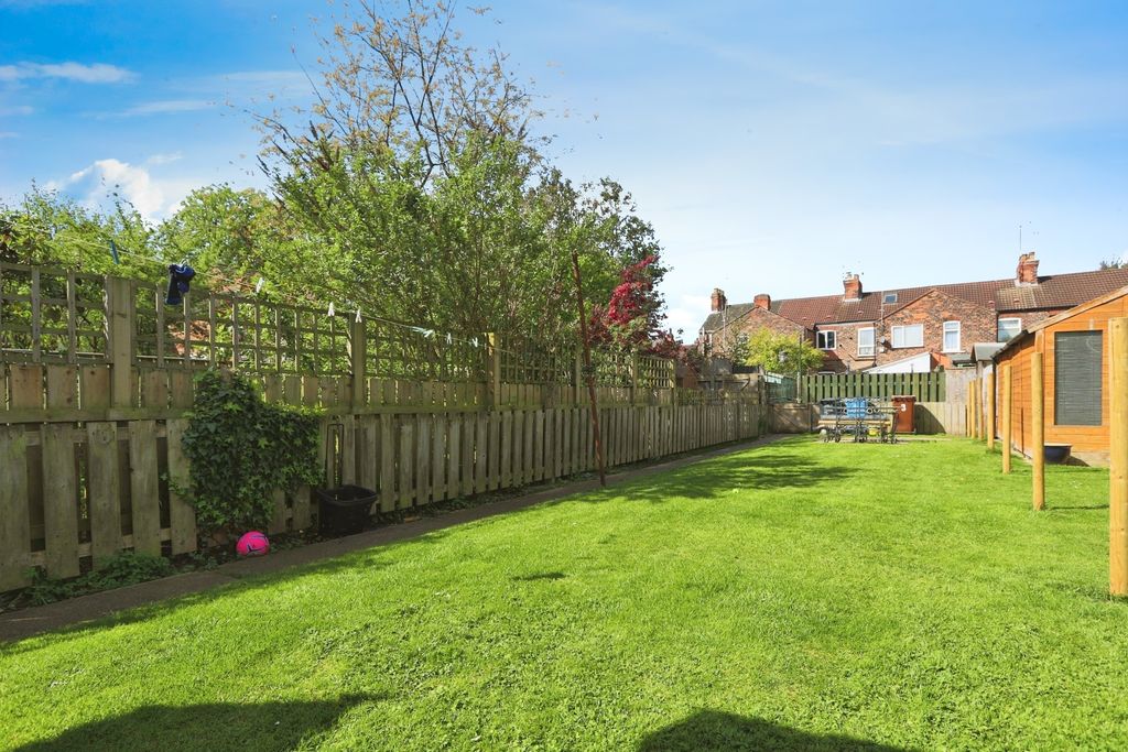 Property photo 1 of 13 4109504