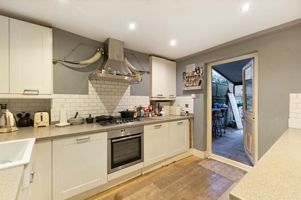 Property photo 2 of 9 Picture No. 40