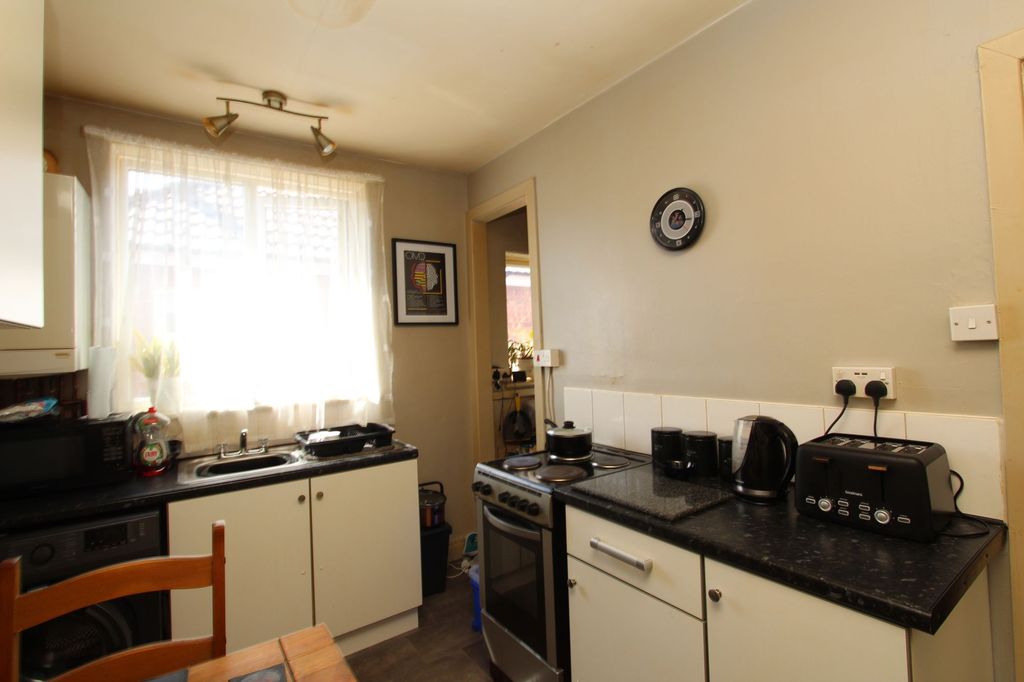 Property photo 2 of 5