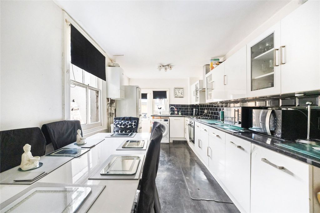 Property photo 2 of 12 Picture No. 04