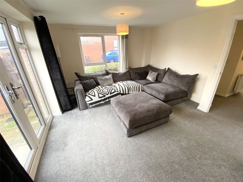 Property photo 3 of 17 Picture No. 06