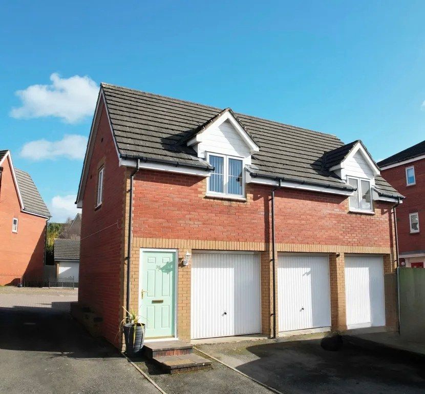Property photo 1 of 15 Ideal Investment 2 Bed Coach House For Sale