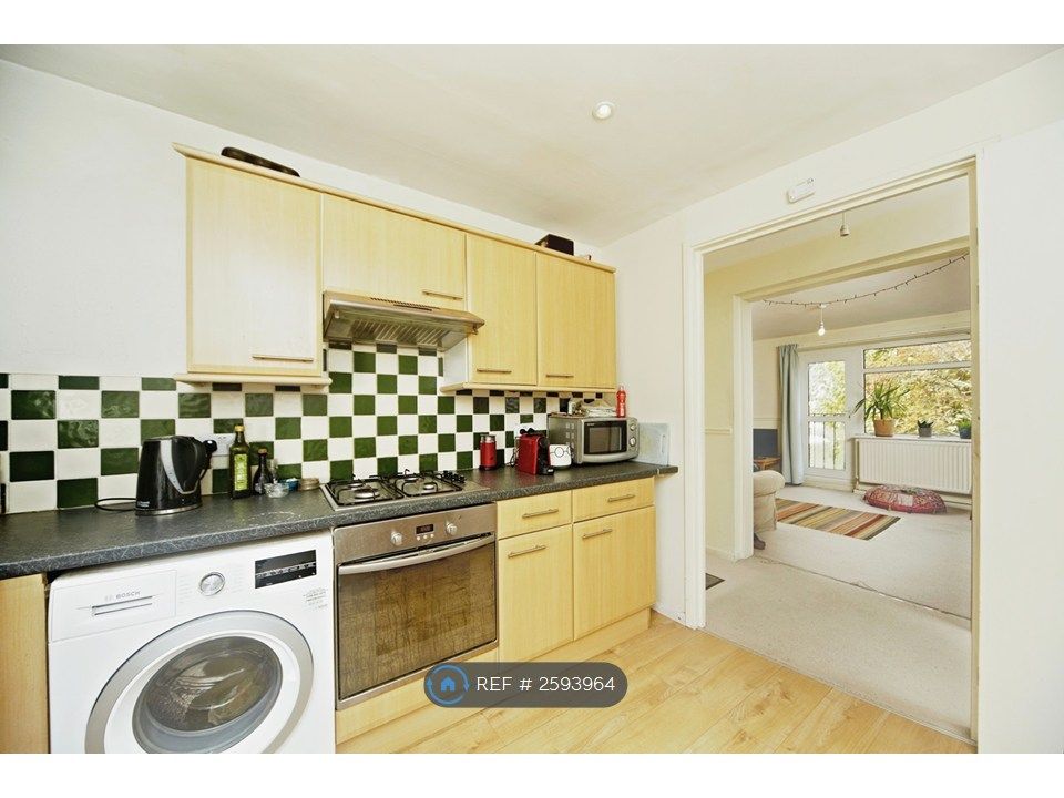 Property photo 3 of 12 Kitchen