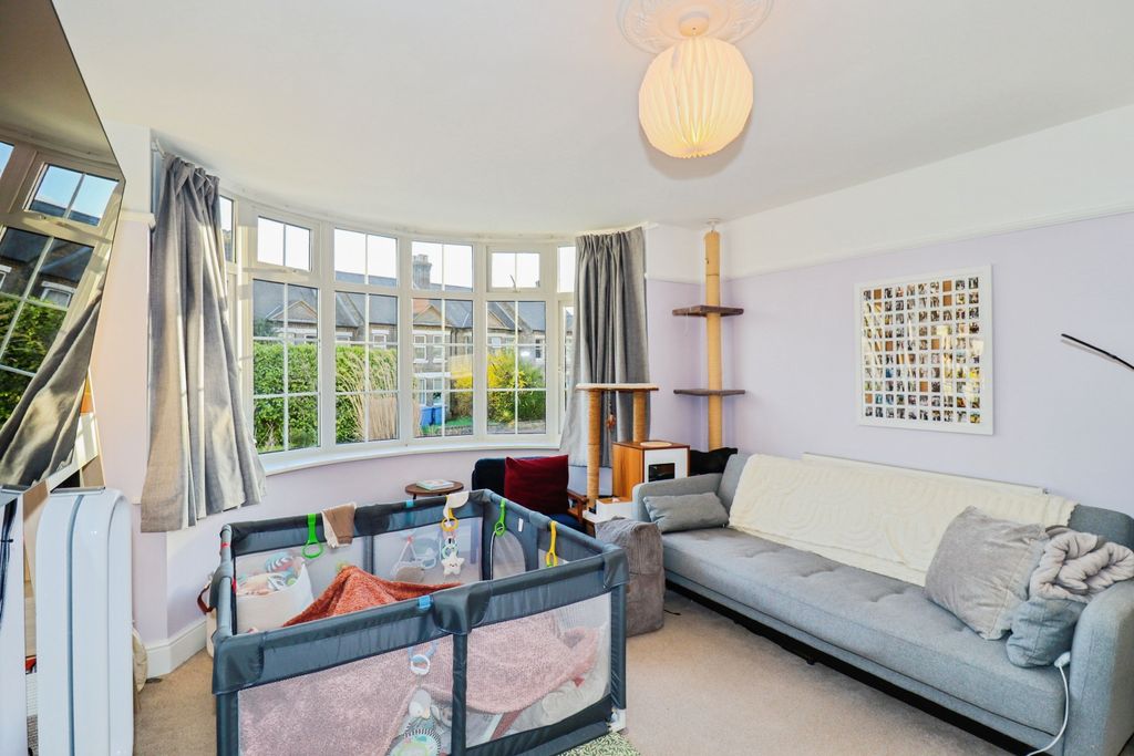 Property photo 3 of 20