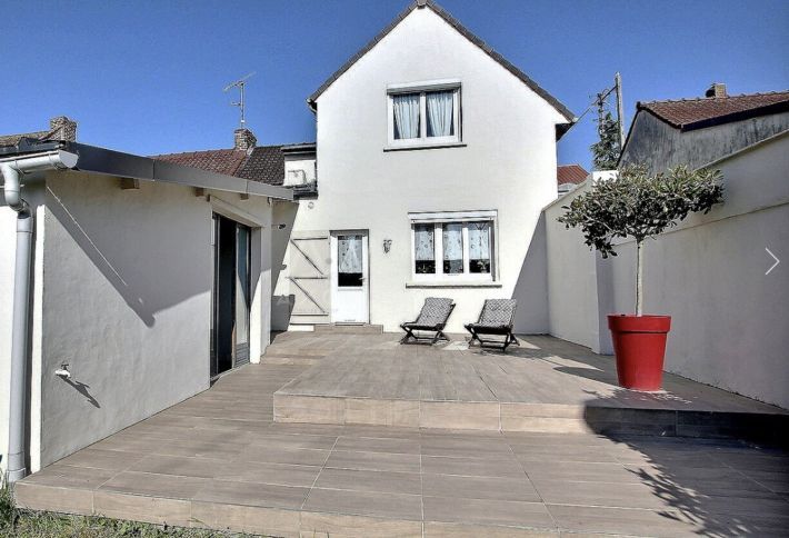Property photo 1 of 9