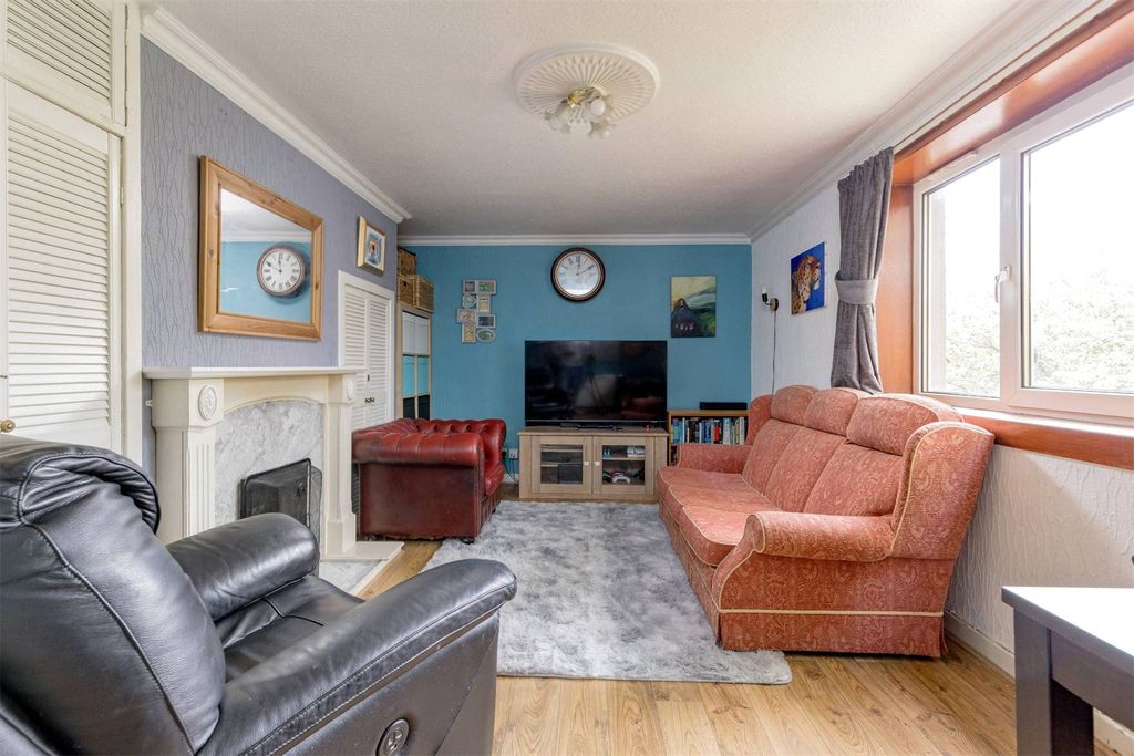 Property photo 2 of 18 Picture No. 12