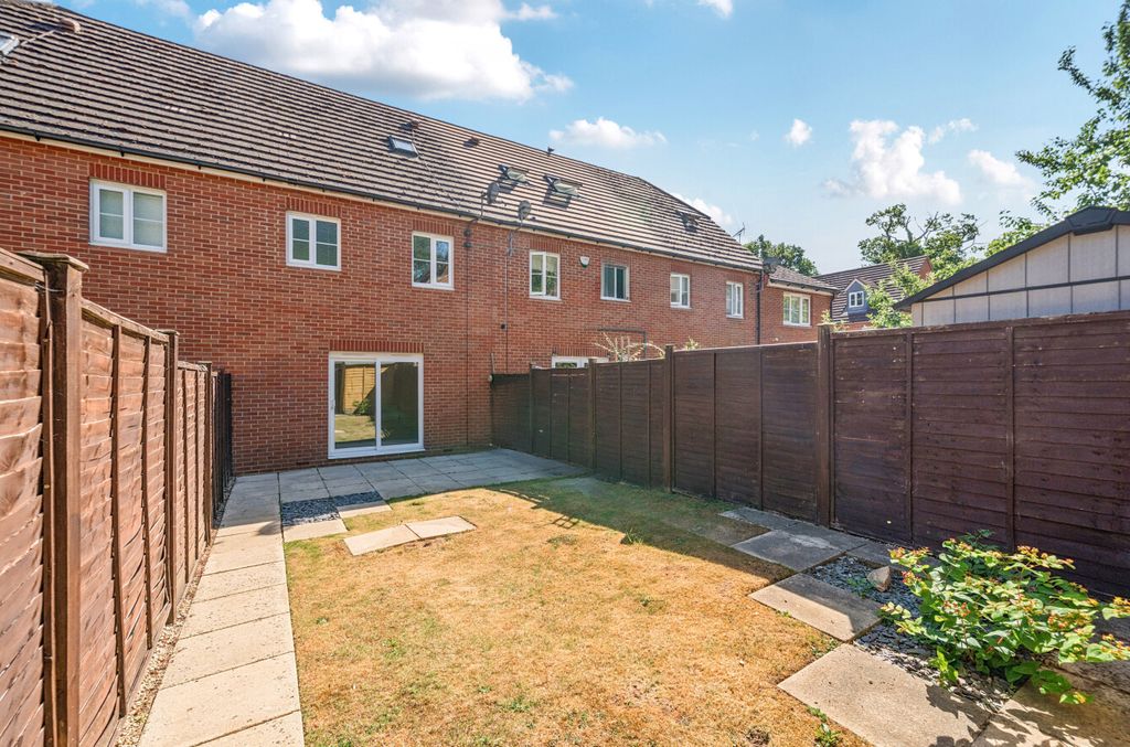 Property photo 2 of 23 1323886-19-686F85...