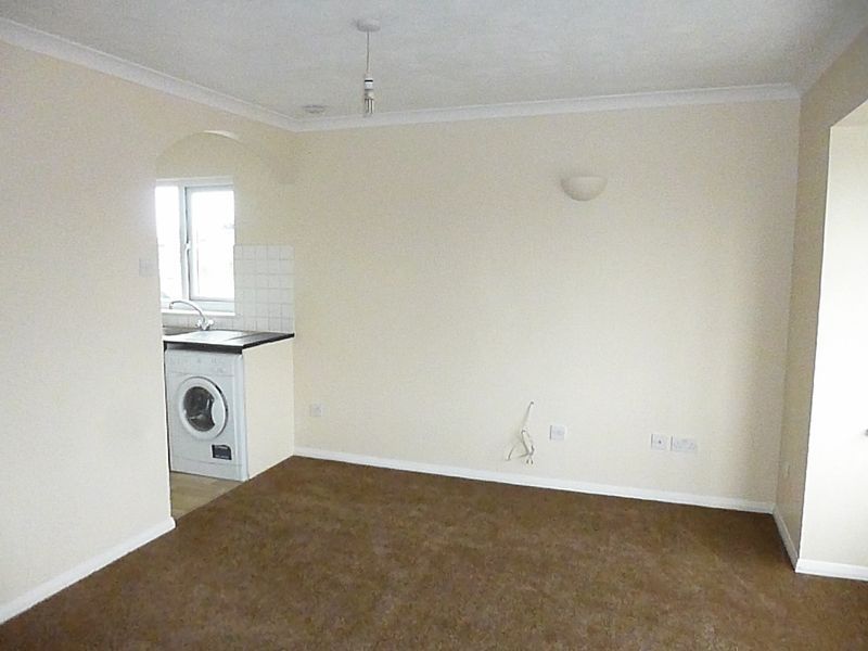 Property photo 2 of 6 Photo 3