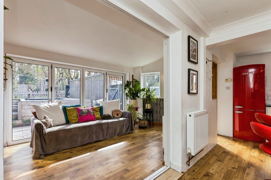 Property photo 3 of 20