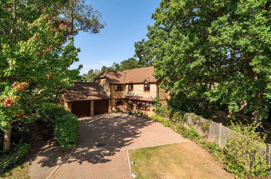 Property photo 1 of 29 1340560-3-689B142...