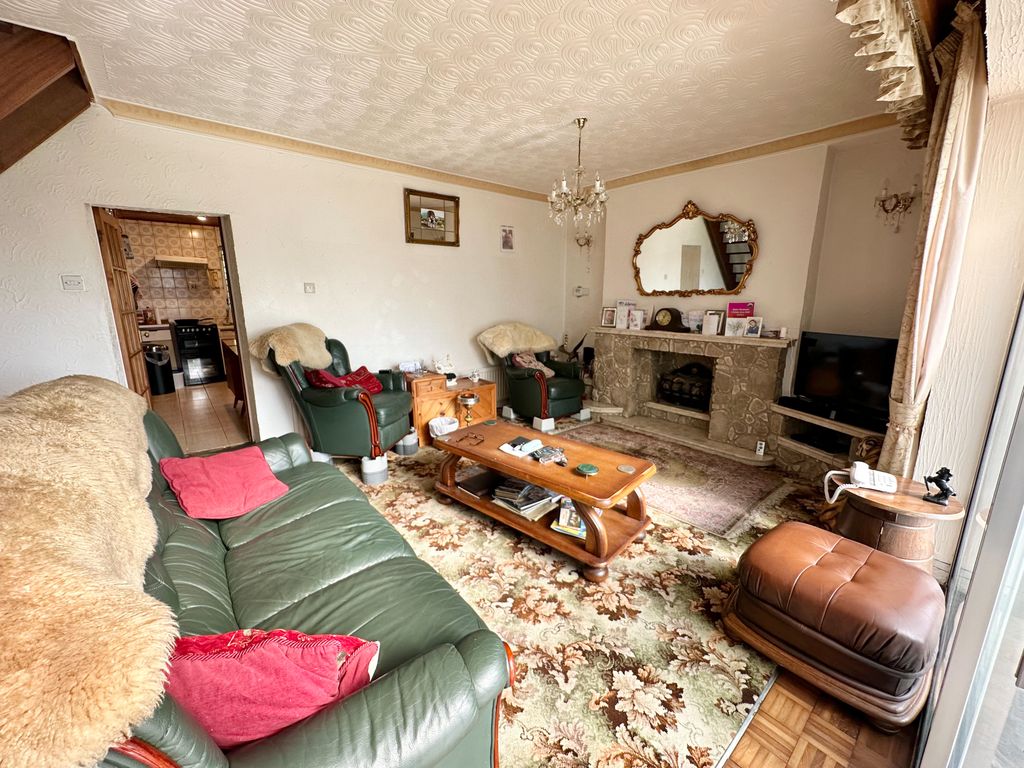 Property photo 2 of 22