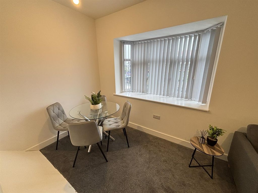 Property photo 3 of 12 Dining Area