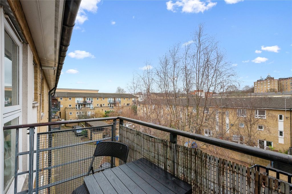 Property photo 2 of 12 Picture No. 16