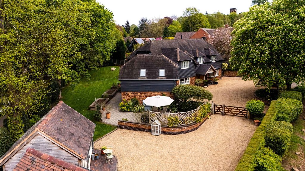 Property photo 2 of 40